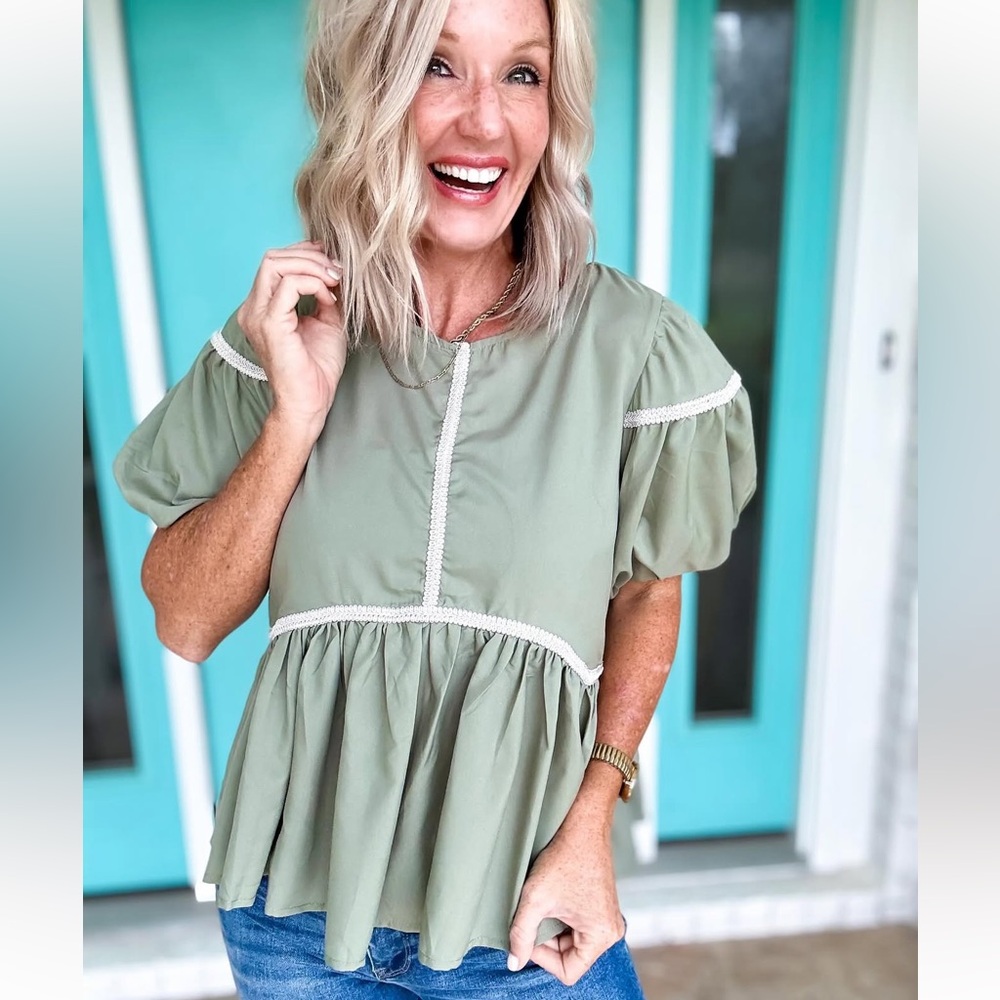 She + Sky Light Green Puff Sleeve Blouse